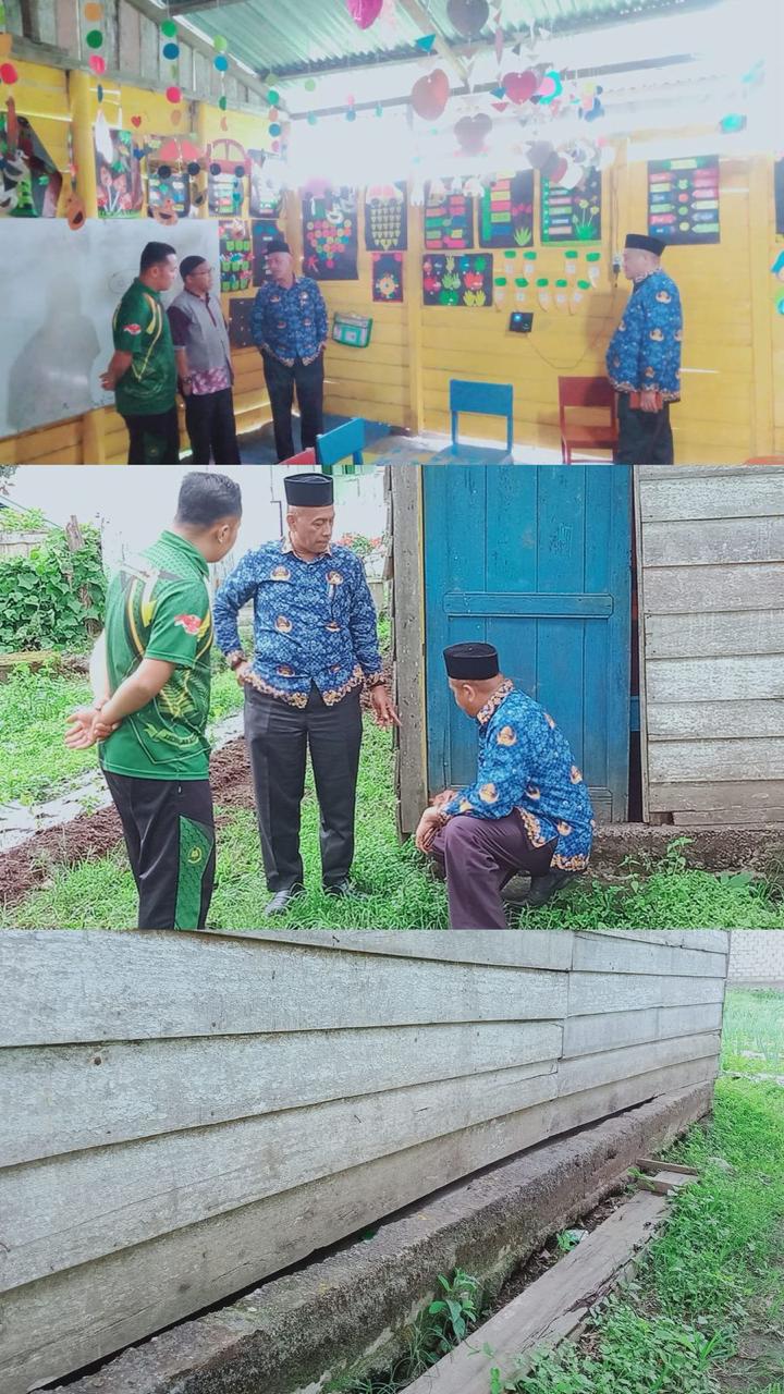 Ket foto: Kepala Kankemenag Bener Meriah meninjau kondisi RA Rembune Ponok Ulung di Kecamatan Bandar yang rusak akibat angin puting beliung, jelang proses rehabilitasi bangunan.(Rahmat Ramadhan/Acehnow)