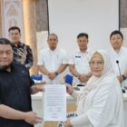 Bupati Bener Meriah yang diwakili Sekretaris Daerah Kabupaten Bener Meriah, Riswandika Putra, S.STP, M.A.P, menghantar tugas Direktur Rumah Sakit Umum Daerah Muyang Kute Redelong, Jum'at, 10 Oktober 2025. dok. Pemkab Bener Meriah