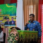 Sekdis Pertanian Aceh Besar Ahmad Suardi, menyampaikan sambutannya pada pembukaan Bimtek penyuluh pertanian, di Gedung Dekranasda Aceh Besar, Gani, Kecamatan Ingin Jaya, Kabupaten Aceh Besar, Rabu (1/10/2025). FOTO: MC ACEH BESAR