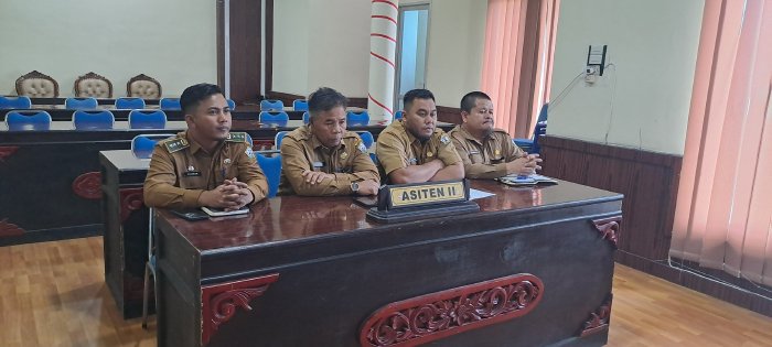 Bupati Bener Meriah yang diwakili oleh Asisten Perekonomian dan Pembangunan Setdakab Bener Meriah Samusi Purnawira Dade, S.IP.,M.Si, dan Asisten Administrasi Umum Armansyah,SE ,M.Si ikuti Rakor percepatan Satuan Pelayanan Pemenuhan Gizi (SPPG) daerah terpencil Provinsi Aceh dengan Kepala Pusat Strategi Kebijakan Kewilayahan, Kependudukan dan Pelayanan Publik Kemendagri T.R. Fahsul Falah, S.Sos., M.Si secara virtual, Senin (27/10/2025). dok. Pemkab Bener Meriah