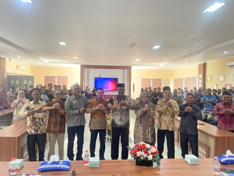 Pemerintah Kota Banda Aceh melalui Dinas Kesehatan menggelar kegiatan Sosialisasi Sanitasi Aman di Balai Keurukon, Kamis (30/10/2025). dok. Pemko Banda Aceh