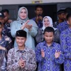 Ketua TP PKK Aceh, Ny. Marlina Muzakir, memulai rangkaian kunjungan sosialnya dengan menyambangi UPTD Panti Sosial Disabilitas Meujroh Meukarya di Ladong, Kabupaten Aceh Besar, Rabu (5/11/2025). Foto: Dok. Istimewa