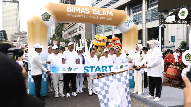 Kegiatan Harmony Fun Walk, yang digelar Direktorat Jenderal Bimbingan Masyarakat Islam di Jakarta, Minggu (16/11/2025). Dok. Kemenag RI