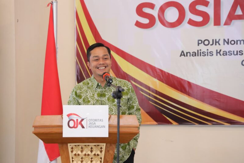 Kepala OJK Provinsi Aceh, Daddi Peryoga, menyampaikan penguatan penerapan GRC dalam kegiatan sosialisasi di Takengon, Kamis (13/11/2025). Foto: Dok. Istimewa