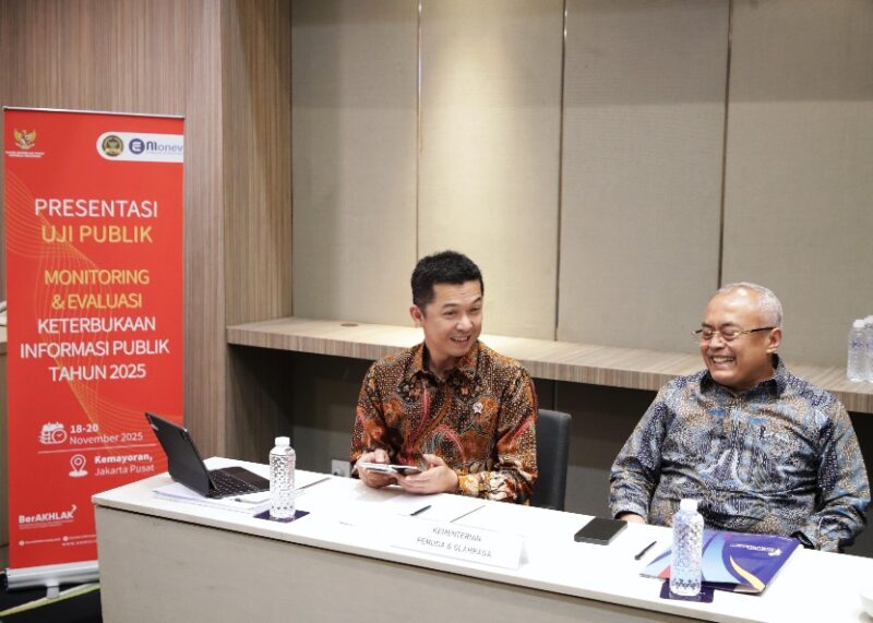 Wakil Menteri Pemuda dan Olahraga (Wamenpora) RI Taufik Hidayat mewakili Menpora Erick Thohir menghadiri Presentasi Uji Publik Monitoring dan Evaluasi (Monev) Keterbukaan Informasi Publik Tahun 2025 di Hotel Grand Mercure Kemayoran, Jakarta Pusat (Jakpus), Rabu (19/11/2025) siang. Dok. raiky/kemenpora.go.id