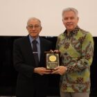 Duta Besar Kanada untuk Indonesia, Jess Dutton, melakukan pertemuan dengan Wali Nanggroe Aceh, Paduka Yang Mulia Tgk. Malik Mahmud Al Haythar, di Meuligoe Wali Nanggroe, Rabu (5/11/2025). Foto: Dok. Istimewa