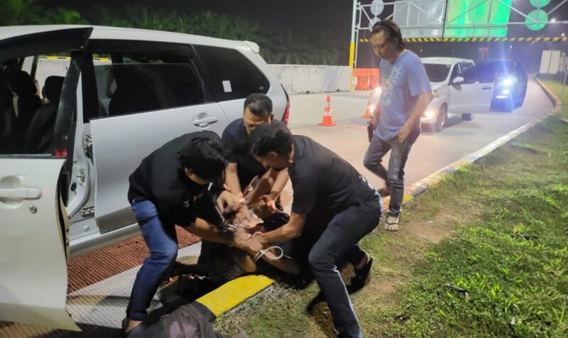 Tiga pelaku pencurian dengan pemberatan (curat) yang sering bikin resah pemilik toko grosir di Aceh berhasil diciduk Tim Jatanras Ditreskrimum Polda Aceh bersama Satreskrim Polres Lhokseumawe. dok. Polda Aceh