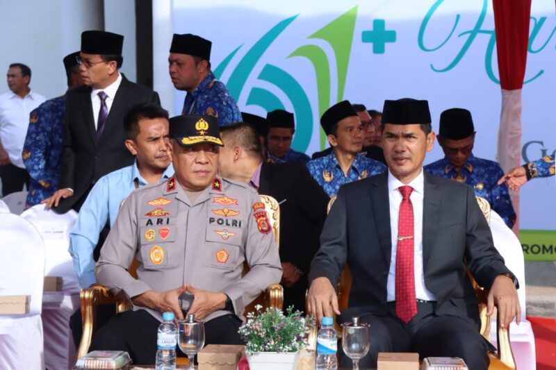 Wakapolda Aceh Brigjen Pol. Ari Wahyu Widodo, bersama sejumlah pejabat utama Polda Aceh menghadiri upacara Peringatan Hari Kesehatan Nasional (HKN) ke-61 Tahun 2025 di Halaman Kantor Gubernur Aceh, Rabu, 12 November 2025. dok. Polda Aceh