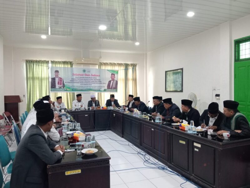 Majelis Permusyawaratan Ulama (MPU) Kota Banda Aceh menerima kunjungan dari Majelis Ulama Indonesia (MUI) Langkat, Sumatera Utara di Kantor MPU Kota Banda Aceh, Senin (03/11/2025). dok. Pemko Banda Aceh