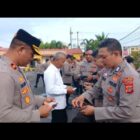 Wakapolres Lhokseumawe Kompol Salmidin S.E., M.M memimpin pelaksanaan Penegakan Ketertiban dan Disiplin (Gaktiblin) terhadap personel Polres Lhokseumawe usai apel pagi di halaman Mapolres, Selasa pagi (11/11/2025). dok. Polres Lhokseumawe