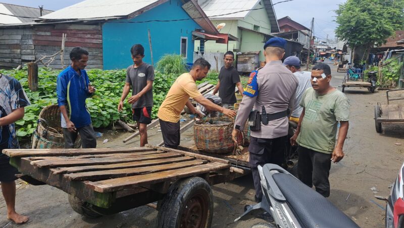Personel Polres Lhokseumawe melaksanakan patroli presisi dengan menyusuri kawasan pusat kota Lhokseumawe, Sabtu (14/11/2025). Dok. Polres Lhokseumawe