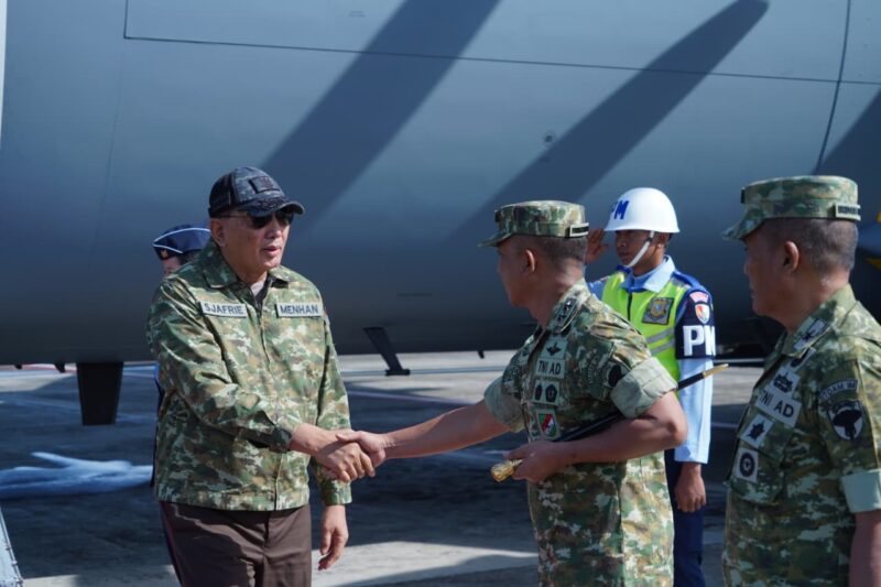 Pangdam IM Sambut Kedatangan Menhan RI di Lanud SIM. Dok. Pendam IM