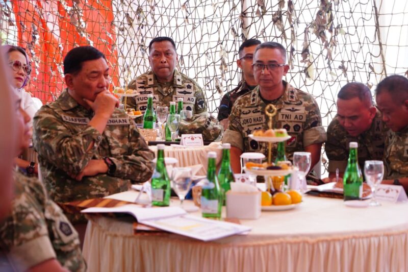 Pangdam IM Dampingi Menhan RI Tinjau Yonif TP 857/GG di Pidie. Dok. Pendam IM