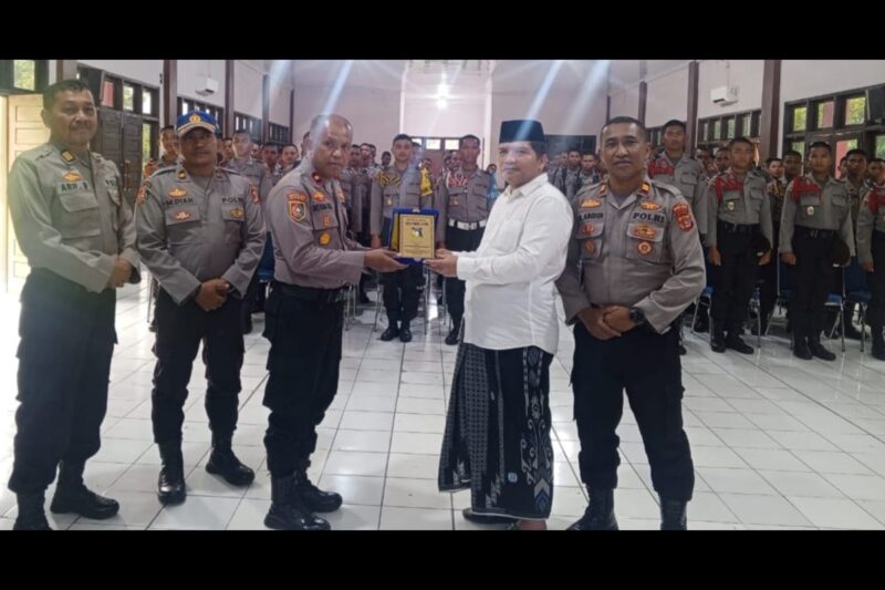 Ketua MPU Aceh, Tgk. H. Faisal Ali berikan materi di Gedung Serba Guna SPN Polda Aceh, pada Minggu, 16 November lalu. DOK. POLDA ACEH