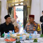 Kapolres Lhokseumawe AKBP Dr. Ahzan, S.H., S.I.K., MSM., M.H. menghadiri peringatan Maulid Nabi Muhammad SAW 1447 H yang diselenggarakan di SMKN 1 Lhokseumawe, Kamis (20/11/2025). Dok. Polres Lhokseumawe