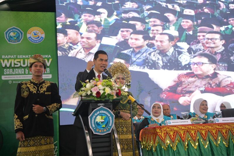 Sekretaris Daerah Aceh, M. Nasir menghadiri Rapat Senat dalam Rangka wisuda sarjana dan Magister Universitas Islam Kebangsaan Indonesia (UNIKI), Bireuen, Sabtu, 22 November 2025. Dok. Ist