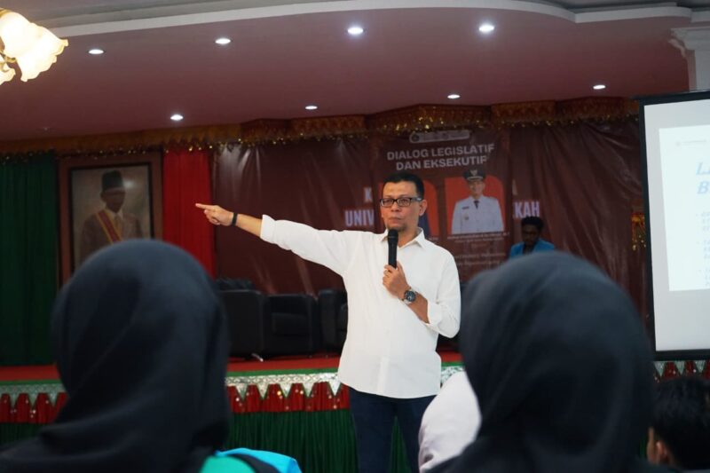 Wakil Ketua II DPRK Banda Aceh, Dr Musriadi Aswad, SPd, MPd, mengisi dialog legislatif dan eksekutif pada Sabtu, 22 November 2025, di Aula Kampus Serambi Mekkah (USM) Banda Aceh. Dok. Pemko Banda Aceh