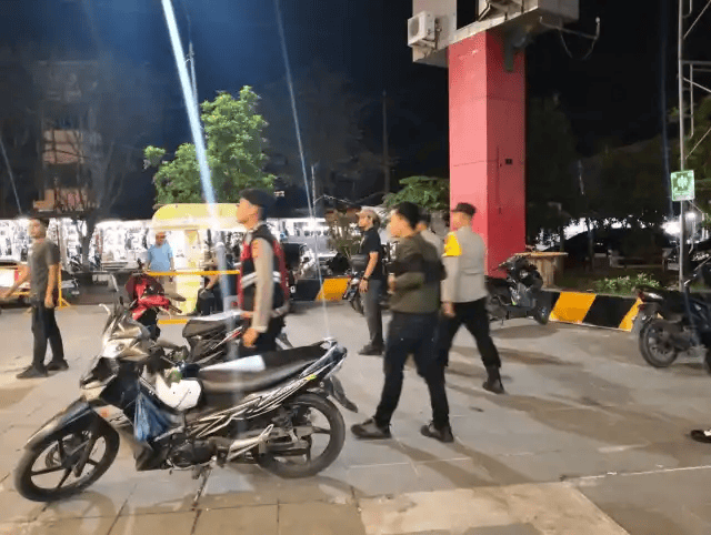 Polres Aceh Barat melaksanakan Kegiatan Rutin yang Ditingkatkan (KRYD) melalui patroli cipta kondisi guna mencegah potensi gangguan keamanan dan ketertiban masyarakat di wilayah hukumnya. Dok. Polres Aceh Barat