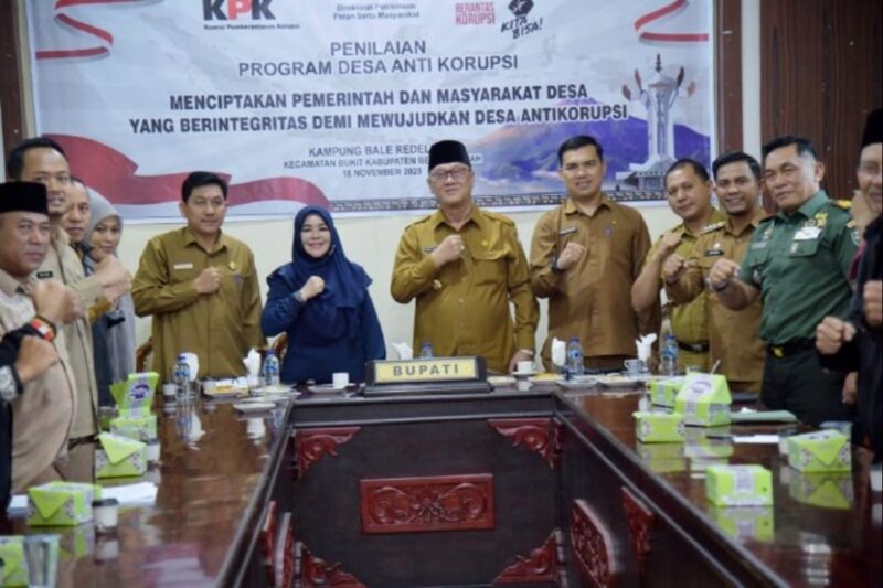 Bupati Bener Meriah Ir. H. Tagore Abubakar buka kegiatan Penilaian Program Desa Antikorupsi (PCDA) di Oproom Setdakab setempat, Selasa (18/11/2025). Dok. Pemkab Bener Meriah