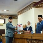 Wakil Bupati Aceh Barat, Said Fadheil SH menghadiri kegiatan pembukaan rapat paripurna ke IX masa sidang ke III DPRK Aceh Barat tentang pembahasan dan penetapan rancangan qanun APBK Aceh Barat tahun anggaran 2026 di ruang sidang utama kantor DPRK pada Rabu (12/11/2025). dok. Pemkab Aceh Barat