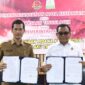 Sekda Aceh M. Nasir bersama Kepala Kejati Aceh Yudi Triadi menandatangani Nota Kesepakatan pelaksanaan pidana kerja sosial di Ruang Rapat Sekda Aceh, Selasa (9/12/2025). Foto: Dok. Biro Adpim Setda Aceh 
