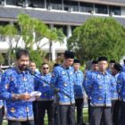Gubernur Aceh, H. Muzakir Manaf, memberikan sambutan pada acara pelantikan Pegawai Pemerintah dengan Perjanjian Kerja (PPPK) Tahap II Formasi Tahun 2024, di Kantor Gubernur Aceh, Banda Aceh, Senin (3/11/2025) lalu. Foto: Dok. Biro Adpim Setda Aceh
