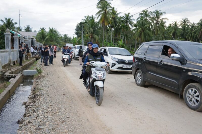 Wali Kota Banda Aceh Illiza Sa’aduddin Djamal memimpin langsung konvoi bantuan kemanusiaan “Banda Aceh Peduli” untuk korban banjir dan longsor di sejumlah daerah di Aceh, Kamis (18/12/2025). Foto: Dok. Prokopim Kota Banda Aceh