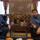 Menko Perekonomian Airlangga Hartarto menerima kunjungan Gubernur Aceh Muzakir Manaf (Mualem) di Jakarta, Kamis (25/12/2025), membahas percepatan pemulihan ekonomi Aceh pascabencana. Foto: Dok. Biro Adpim Setda Aceh 