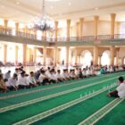 Bupati Aceh Barat Tarmizi SP, MM bersama Wakil Bupati Said Fadheil menghadiri Majelis Taklim Perdana tingkat Kabupaten Aceh Barat di Meulaboh, Jumat (2/1/2026). Foto: Dok. Pemkab Aceh Barat