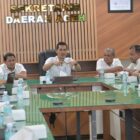 Sekda Aceh M. Nasir memimpin rapat penyusunan dokumen R3P pascabencana hidrometeorologi bersama jajaran SKPA di Banda Aceh, Rabu (31/12/2025). Foto: Dok. Biro Adpim Setda Aceh