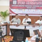 Sekda Aceh M. Nasir menerima audiensi Forum Solidaritas Aceh di Posko Tanggap Darurat Bencana Hidrometeorologi Pemerintah Aceh, Banda Aceh, Jumat (9/1/2026). Foto: Dok. Biro Adpim Setda Aceh