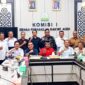 Pengurus Serikat Media Siber Indonesia (SMSI) Aceh melakukan audiensi dengan Komisi I Dewan Perwakilan Rakyat Aceh (DPRA) di Gedung DPR Aceh, Banda Aceh, Senin (26/1/2026). Foto: Dok. Istimewa 