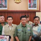 Kepala BNPB Letjen TNI Suharyanto memberikan arahan saat Rakor Penanggulangan Bencana di Aula Teuku Umar, Setdakab Aceh Barat, Meulaboh, Sabtu (3/1/2026). Foto: Dok. Pemkab Aceh Barat
