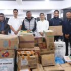 Sekda Aceh, M. Nasir, S.IP, MPA., didampingi Asisten Pemerintahan, Keistimewaan Aceh dan Kesejahteraan Rakyat Sekda Aceh, Drs. Syakir, M.Si, menyerahkan bantuan logistik untuk korban bencana Banjir dan Longsor Gayo Lues, yang diterima oleh Bupati Gayo Lues, Suhaidi, S.Pd, M.Si, untuk disalurkan, di Pendopo Bupati Gayo Lues, Jum'at, (2/1/2026). Foto: Dok. Biro Adpim Setda Aceh