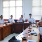 Bupati Aceh Barat Tarmizi SP, MM bersama unsur stakeholder membahas strategi penurunan stunting, kemiskinan, dan inflasi tahun 2026, Rabu (21/1/2026). Foto: Dok. Pemkab Aceh Barat
