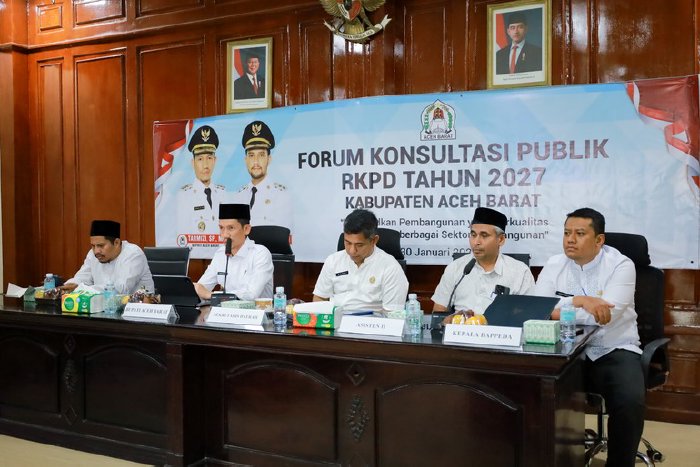 Bupati Aceh Barat Tarmizi SP, MM saat membuka Forum Konsultasi Publik Rancangan Awal RKPD Kabupaten Aceh Barat Tahun 2027 di Aula Cut Nyak Dhien, Bappeda Aceh Barat, Jumat (30/1/2026). Foto: Dok. Pemkab Aceh Barat 
