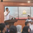 Sekretaris Daerah Aceh, M. Nasir melaunching Dashboard Peta aksi dan Partisipasi masyarakat untuk penanggulangan bencana Aceh di Gedung Serbaguna Setda Aceh, Banda Aceh, Jumat (27/2/2026). Foto: Dok. Istimewa