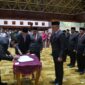 Gubernur Aceh, Muzakir Manaf melantik dan mengambil sumpah pejabat eselon II di Anjong Mon Mata, Banda Aceh, Jumat malam (27/2/2026). Foto: Dok. Istimewa