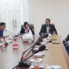 Wali Kota Banda Aceh Illiza Sa’aduddin Djamal menerima kunjungan Komisioner Komisi Informasi Aceh di Pendopo Wali Kota Banda Aceh, Jumat (30/1/2026). Foto: Dok. Diskominfo Kota Banda Aceh