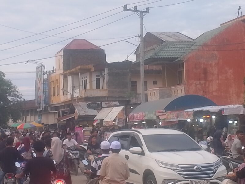 Suasana pusat ibu kota Pidie Jaya di Hari pertama Ramadhan 1447 H / 2026 M, Kamis (19/2/2026). Foto: Dok/ Muhammad Rissan 