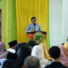 Sekretaris Daerah Aceh Besar Bahrul Jamil, S.Sos., M.Si menyampaikan sambutan saat membuka Musrenbang Kecamatan Seulimuem di Gedung UDKP Kantor Camat Seulimuem, Jumat (6/2/2026). Foto: Dok. MC Aceh Besar