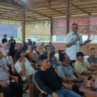 Anggota DPRK Banda Aceh Ismawardi, S.Pd berdialog dengan warga saat pelaksanaan Reses I Masa Persidangan II Tahun Anggaran 2026 di Gampong Pie, Meraxa, Sabtu (7/2/2026). Foto: Dok. DRPK Banda Aceh