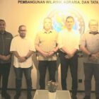 Sekda Aceh M. Nasir bersama jajaran Pemerintah Aceh saat melakukan pertemuan dengan Deputi Kemenko Infrastruktur Nazib Faizal di Jakarta, Jumat (6/2/2026). Foto: Dok. Biro Adpim Setda Aceh