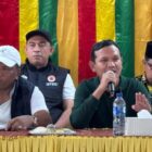 Wakil Gubernur Aceh Fadhlullah memimpin rapat bersama camat dan keuchik gampong terdampak bencana di Kantor Camat Peusangan, Kabupaten Bireuen, Minggu (8/2/2026). Foto: Dok. Biro Adpim Setda Aceh