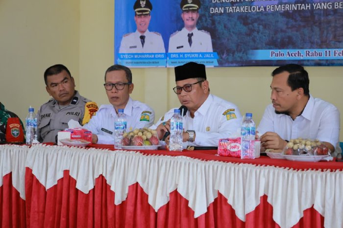 Sekda Aceh Besar Bahrul Jamil, S.Sos., M.Si., membuka Musrenbang RKPD Tahun 2027 Kecamatan Pulo Aceh di Aula UDKP Pulo Aceh, Rabu (11/02/2026). Foto: Dok. Mc Aceh Besar