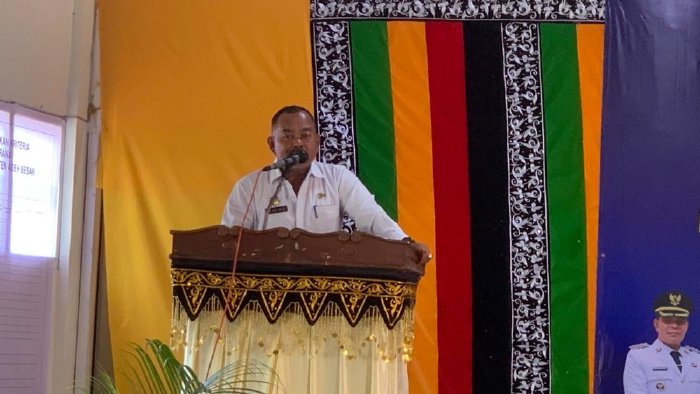 Asisten II Setdakab Aceh Besar M. Ali, S.Sos., M.Si., membuka Musrenbang Kecamatan Kota Jantho di Aula Gedung PKK Aceh Besar, Rabu (11/2/2026). Foto: Dok. MC Aceh Besar