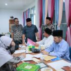 Bupati Aceh Besar H Muharram Idris meninjau seleksi guru Beut Bak Sikula di Dekranasda Aceh Besar, Kamis (12/2/2026). Foto: Dok. MC Aceh Besar