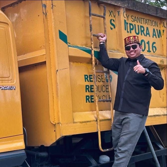 Wakil Ketua Komisi III DPRK Kota Banda Aceh, Tuanku Muhammad, meminta DLHK3 meningkatkan kedisiplinan jadwal pengangkutan sampah guna mencegah penumpukan di lingkungan warga, Jumat (13/2/2026). Foto: Dok. DPRK Banda Aceh