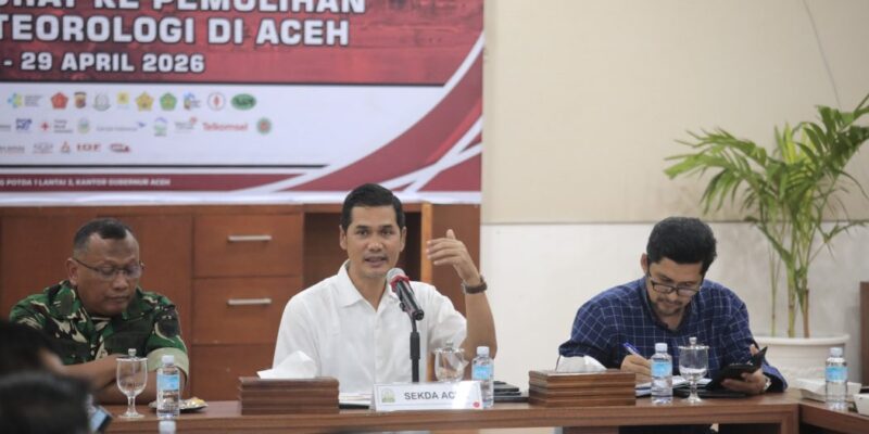 Sekda Aceh M. Nasir memimpin rapat koordinasi percepatan penanganan pascabencana dan kesiapan Ramadhan di Banda Aceh, Senin (16/2/2026). Foto: Dok. Biro Adpim Setda Aceh