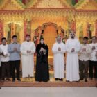Wali Kota Illiza Sa’aduddin Djamal foto bersama usai menerima kunjungan delegasi Uni Emirat Arab bersama jajaran UIN Ar-Raniry di Pendopo Wali Kota Banda Aceh, Minggu (22/2/2026) malam. Foto: Dok. Istimewa 
